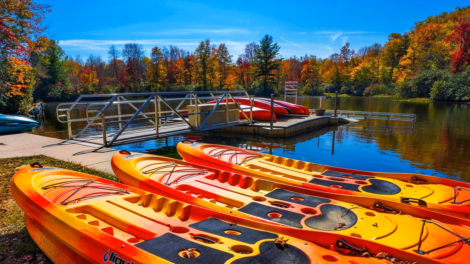 blowing-rock-nc-the-charming-blue-ridge-mountain-escape-offering-a-perfect-blend-of-nature-and-small-town-serenity-image-0