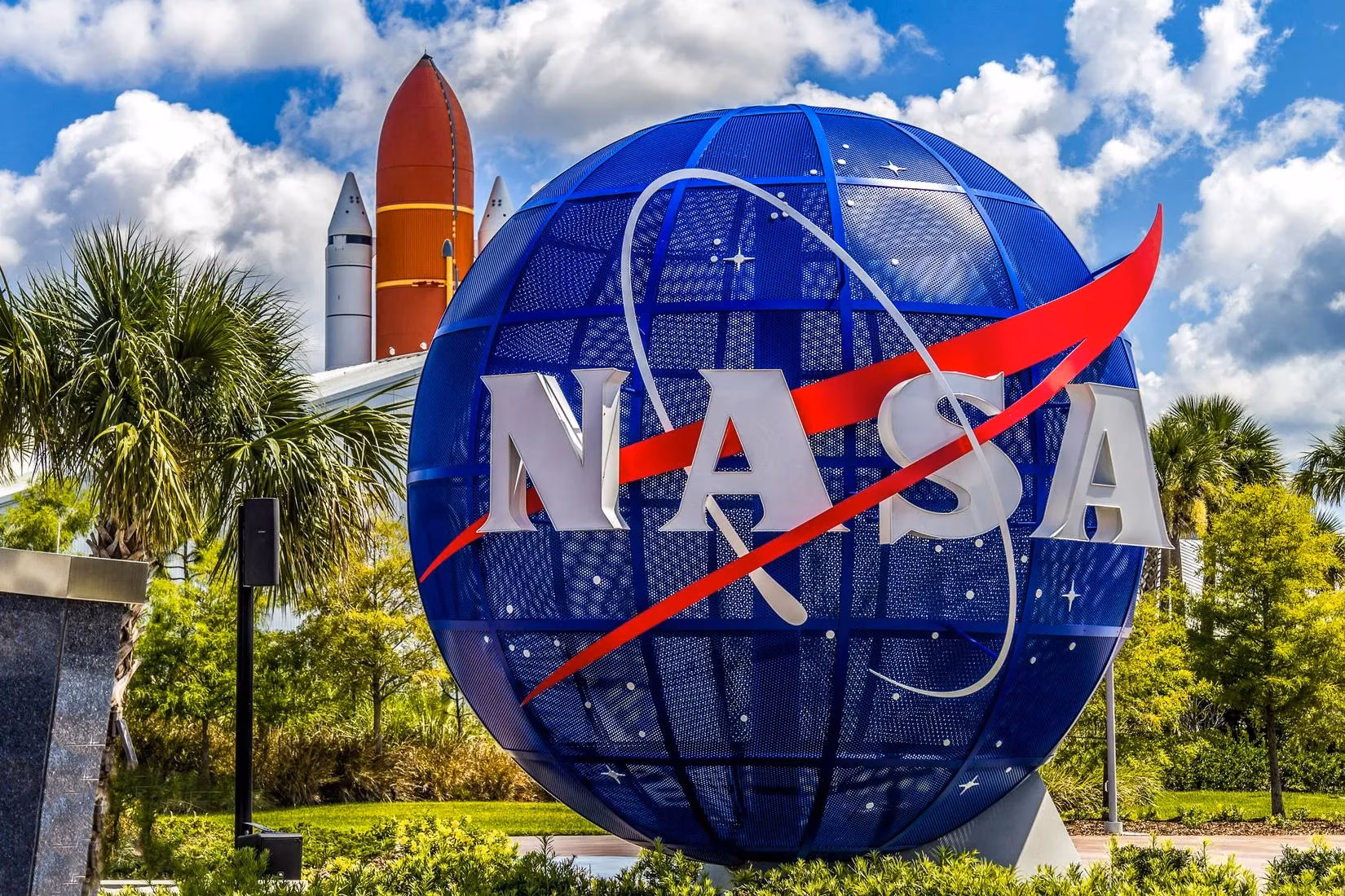 my-cosmic-pilgrimage-to-kennedy-space-center-where-earth-meets-infinity-image-0