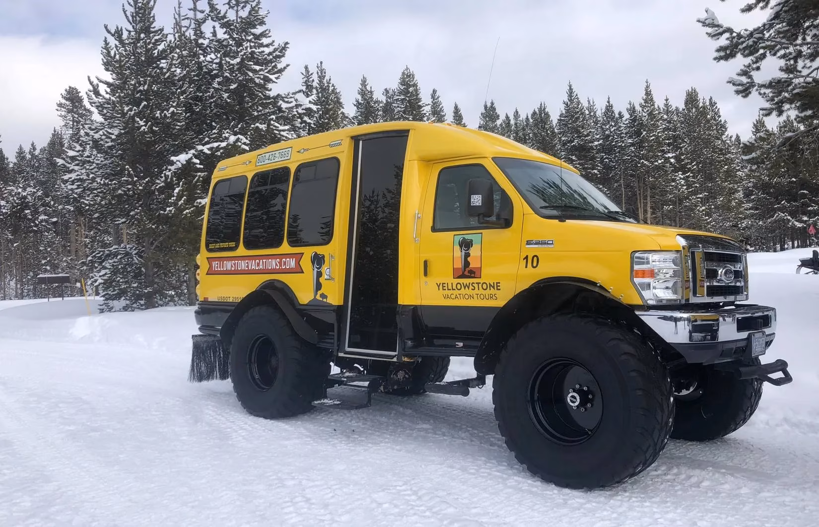 why-west-yellowstone-is-the-ultimate-gateway-to-yellowstone-s-geothermal-wonders-in-2026-image-0